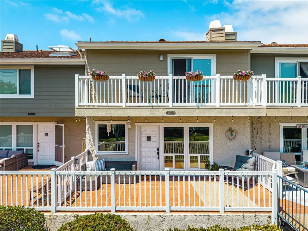24725 Santa Clara #10 Dana Point, CA 92629