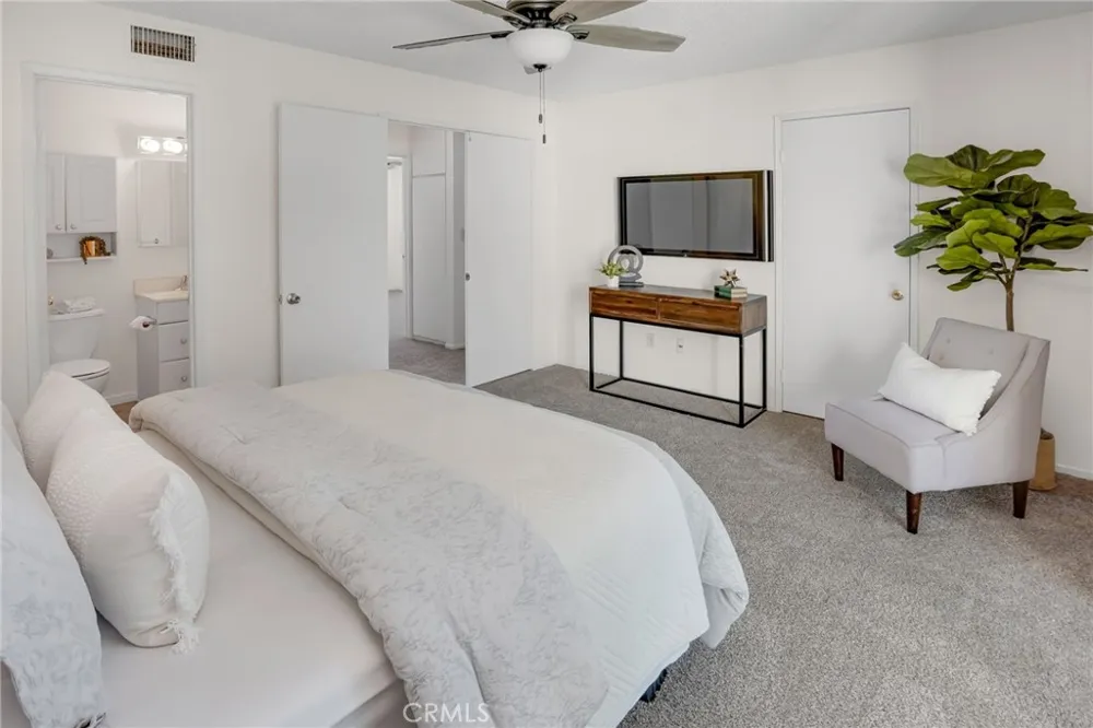 2155 W Banbury Circle Anaheim, CA 92804