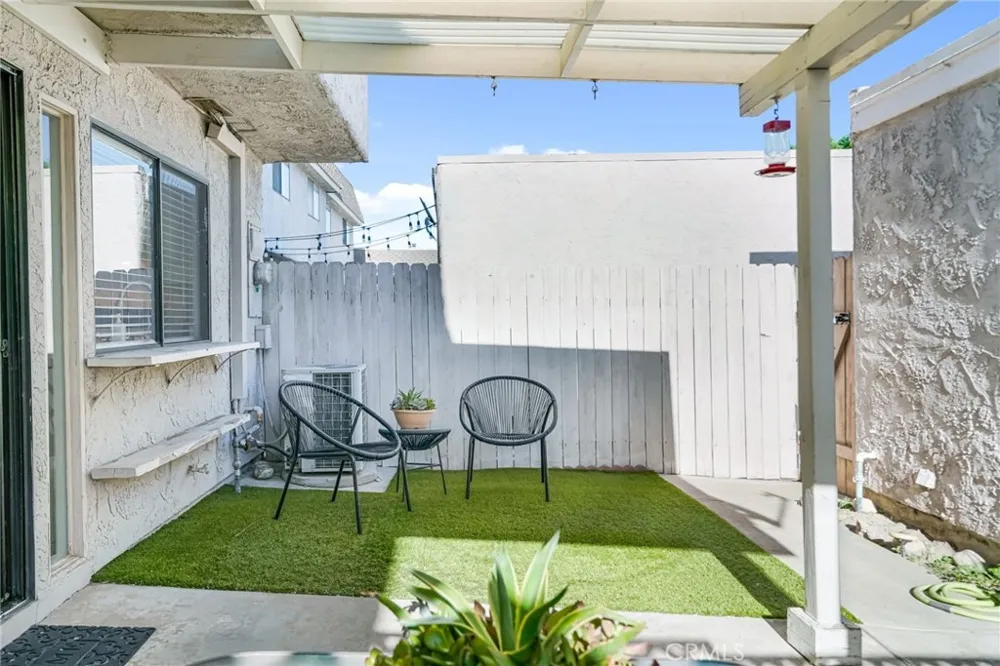 2155 W Banbury Circle Anaheim, CA 92804