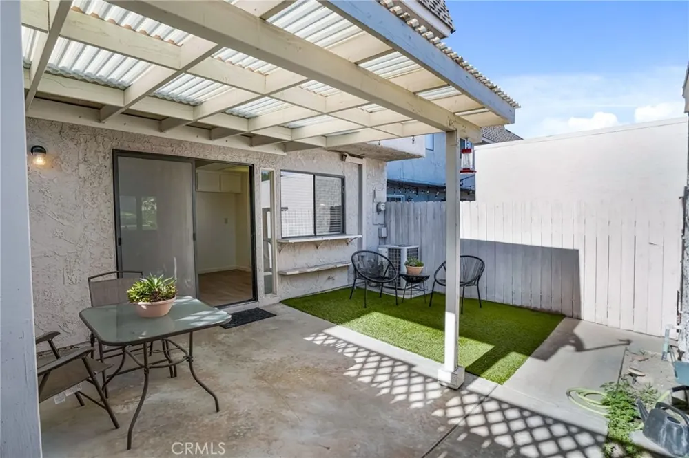 2155 W Banbury Circle Anaheim, CA 92804