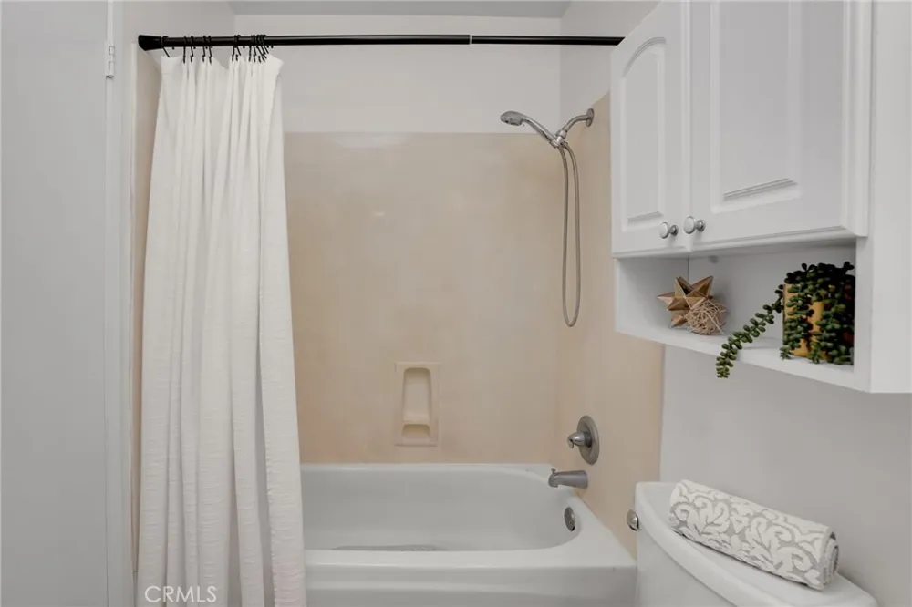 2155 W Banbury Circle Anaheim, CA 92804