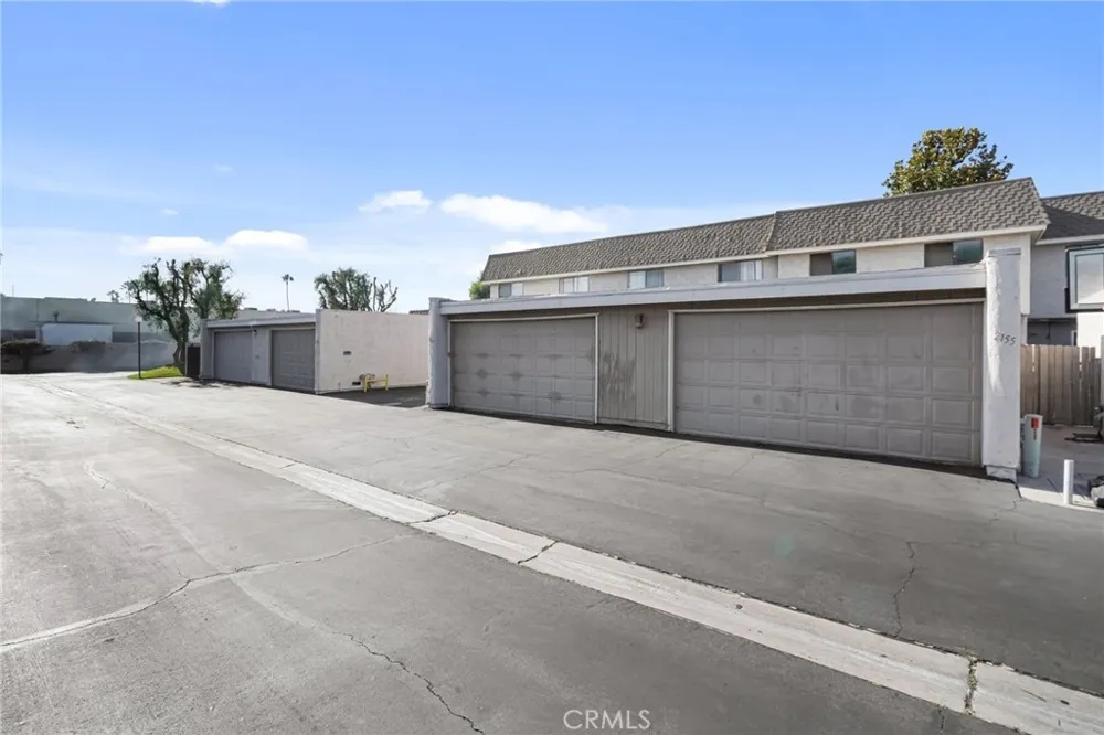 2155 W Banbury Circle Anaheim, CA 92804