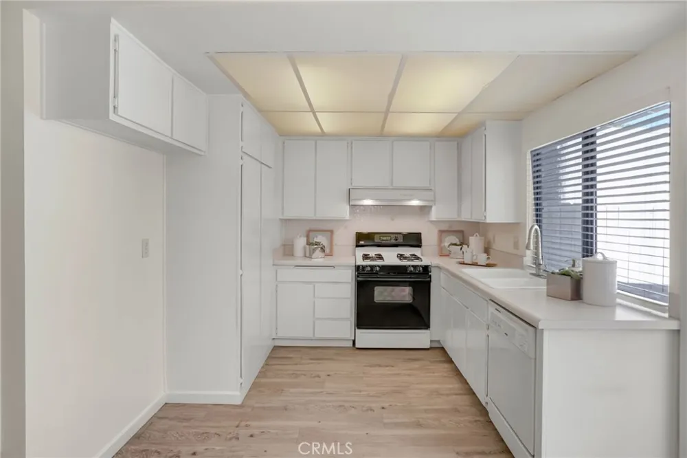2155 W Banbury Circle Anaheim, CA 92804