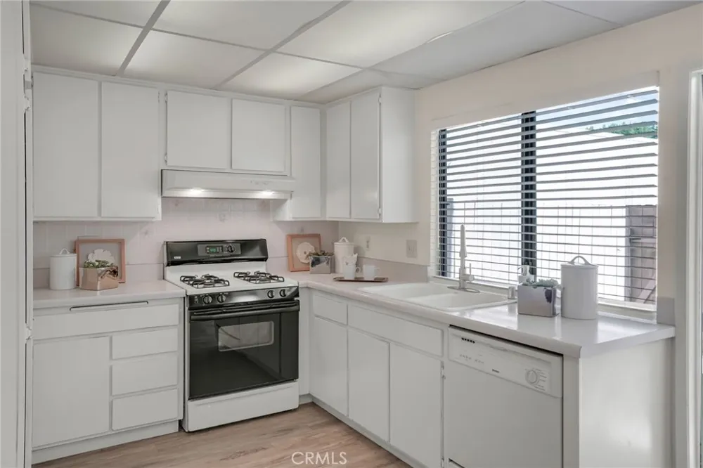 2155 W Banbury Circle Anaheim, CA 92804