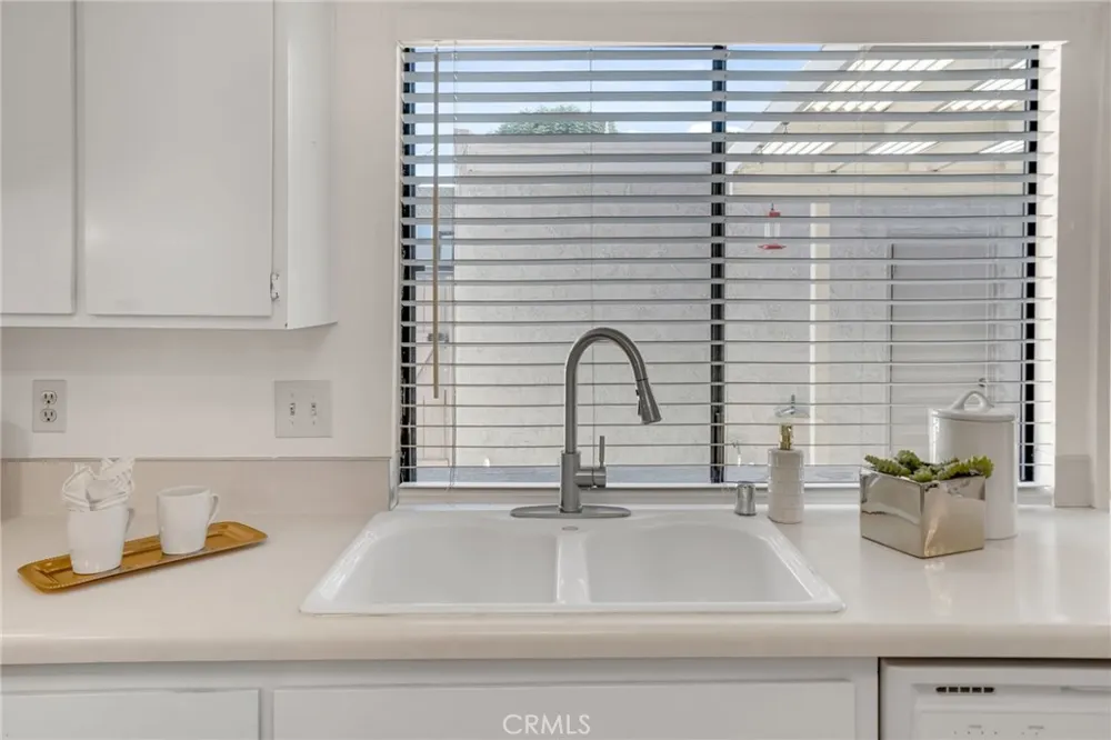 2155 W Banbury Circle Anaheim, CA 92804