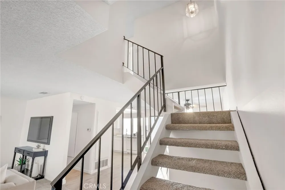 2155 W Banbury Circle Anaheim, CA 92804