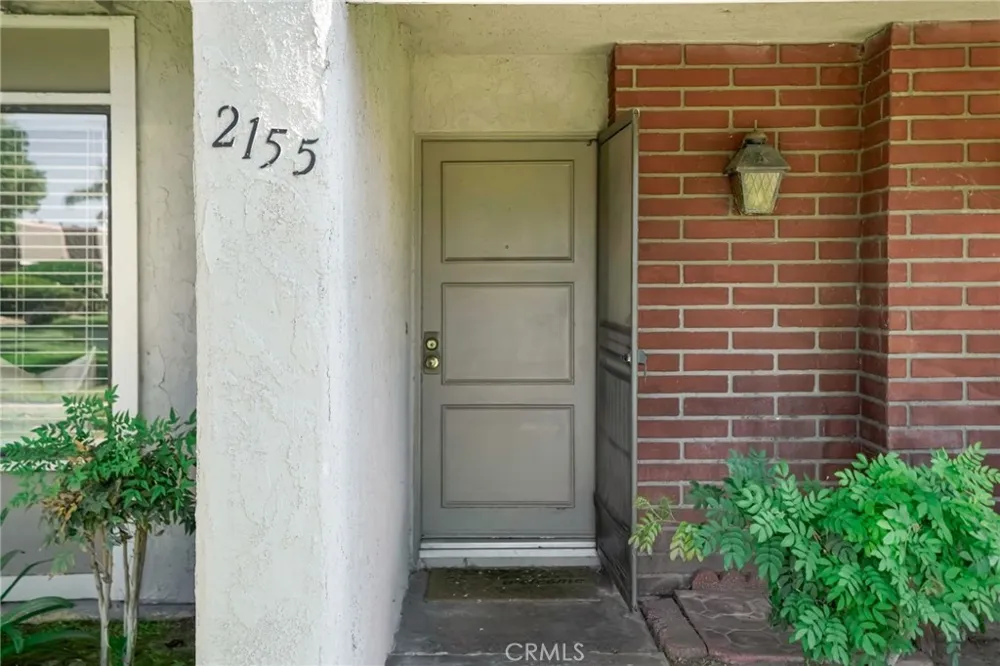 2155 W Banbury Circle Anaheim, CA 92804