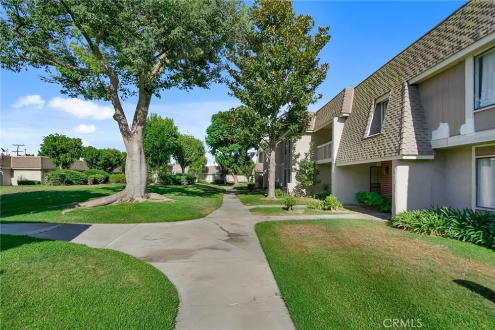 2155 W Banbury Circle Anaheim, CA 92804