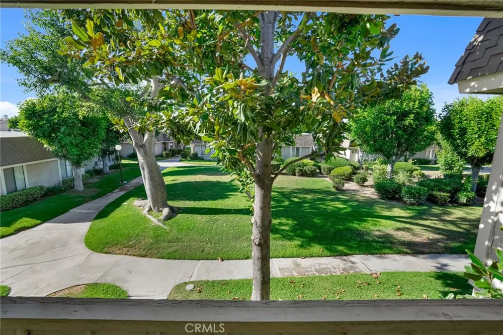 2155 W Banbury Circle Anaheim, CA 92804