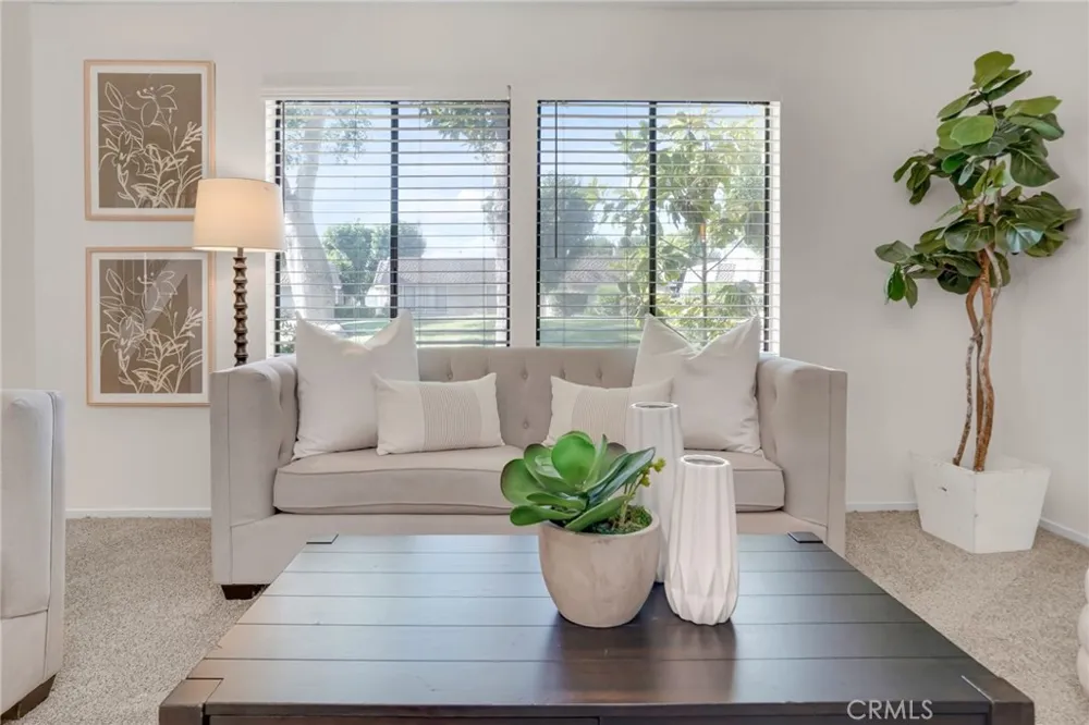 2155 W Banbury Circle Anaheim, CA 92804