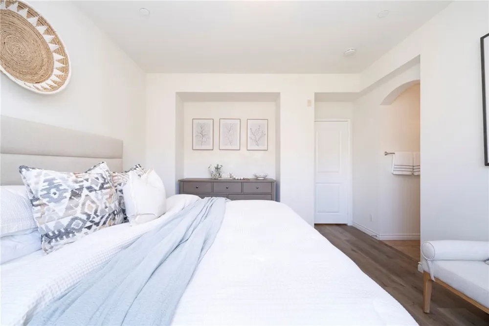 94 Hedge Bloom Irvine, CA 92618