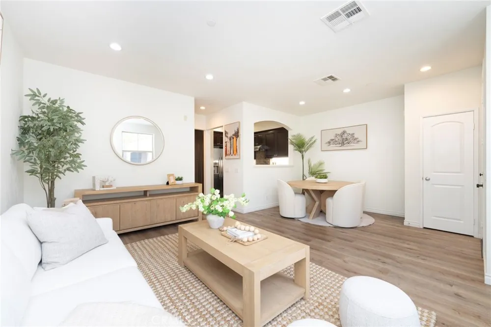 94 Hedge Bloom Irvine, CA 92618