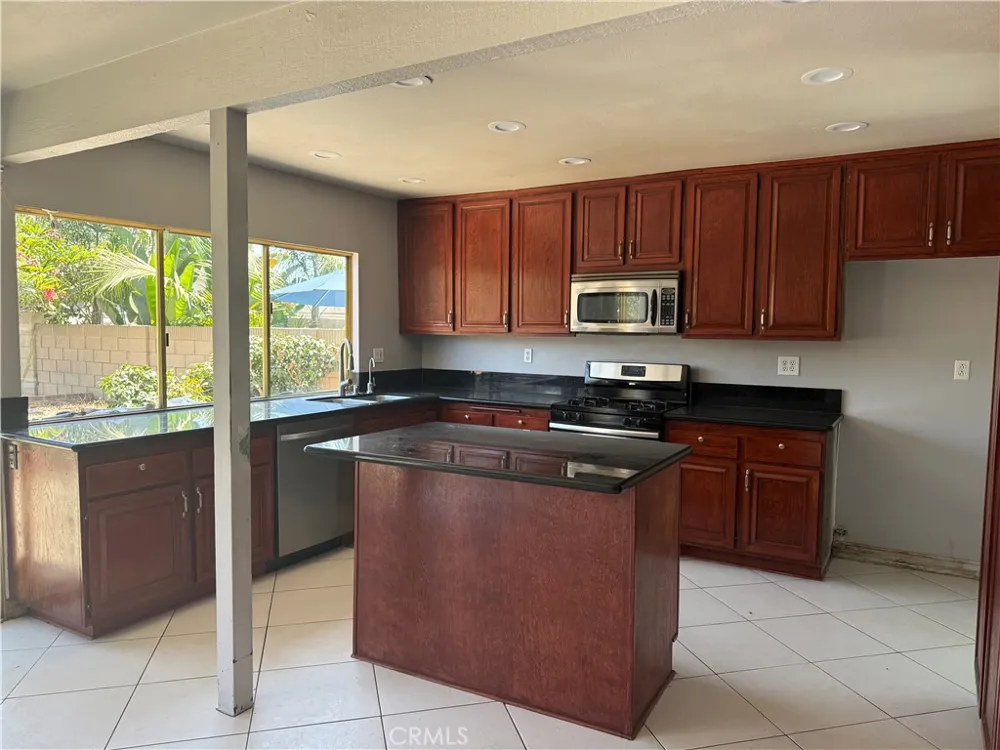 18468 Santa Belinda Fountain Valley, CA 92708
