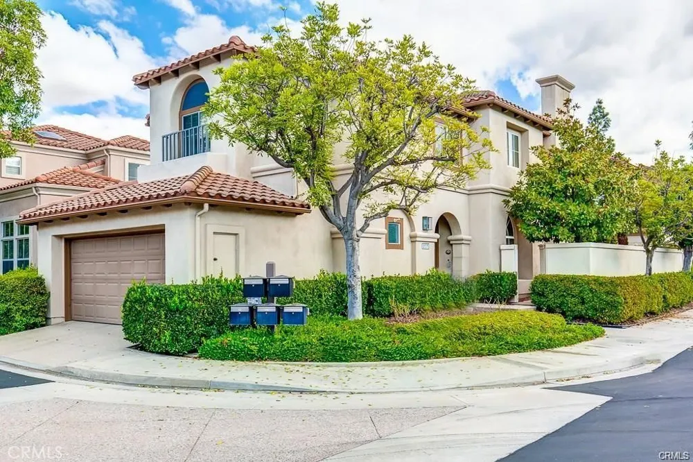 2717 Plumb Tustin, CA 92782