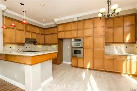 2717 Plumb Tustin, CA 92782