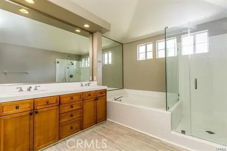 2717 Plumb Tustin, CA 92782