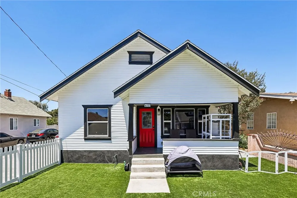 1127 W 5th Santa Ana, CA 92703