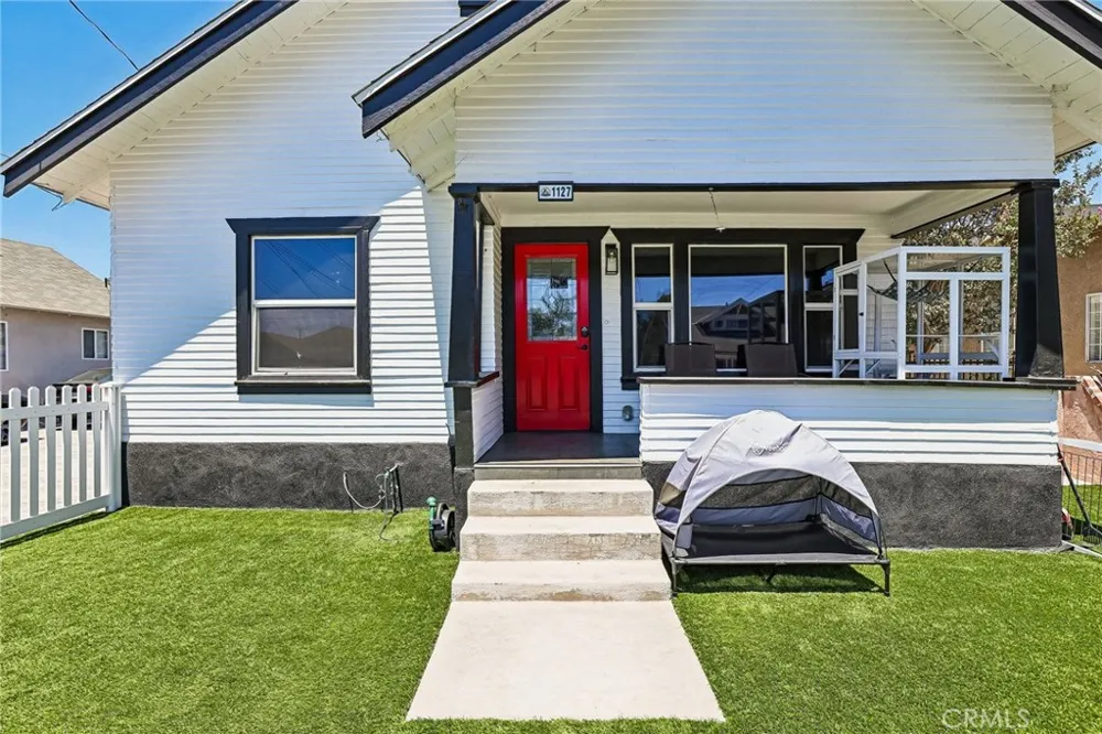 1127 W 5th Santa Ana, CA 92703