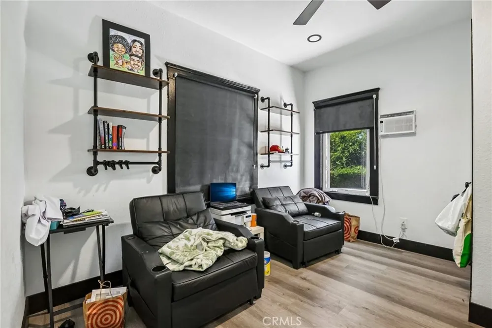 1127 W 5th Santa Ana, CA 92703