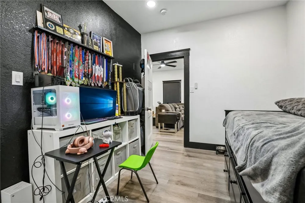 1127 W 5th Santa Ana, CA 92703