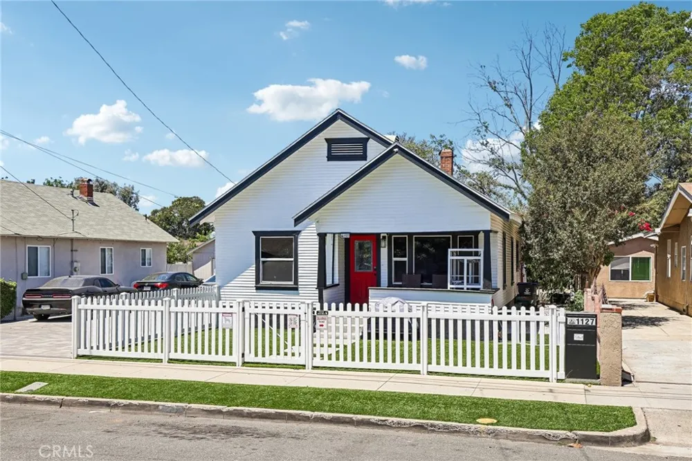1127 W 5th Santa Ana, CA 92703