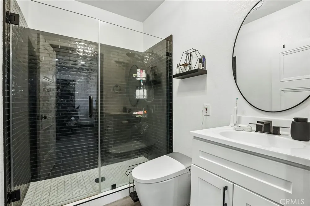 1127 W 5th Santa Ana, CA 92703