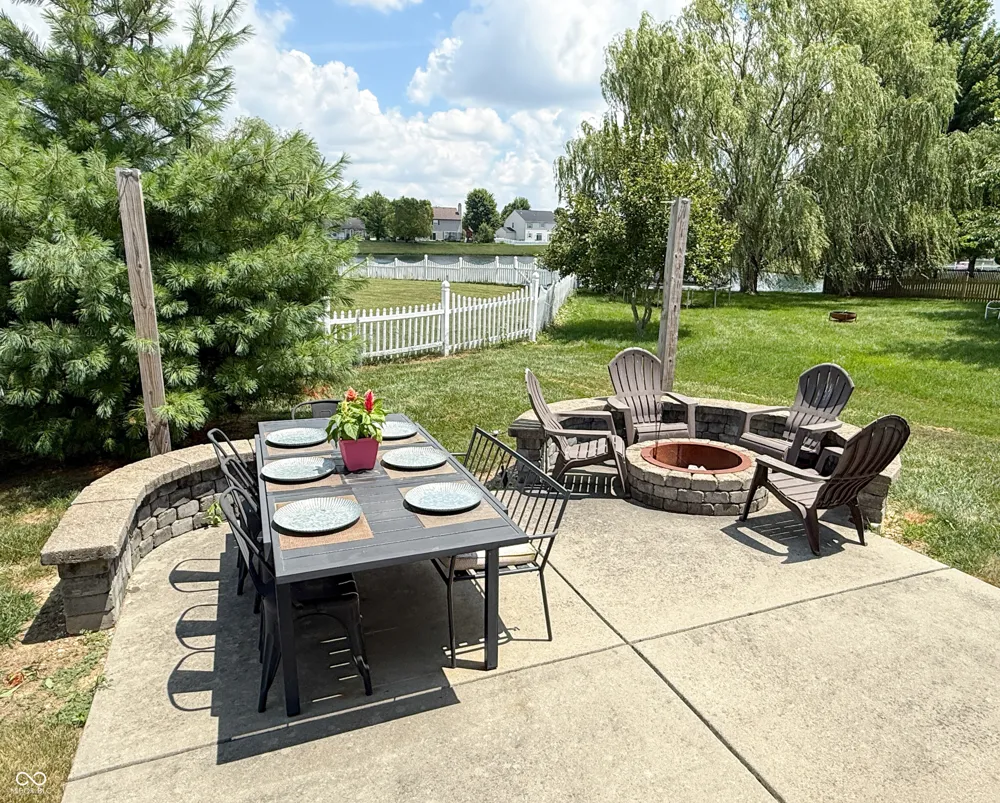 2225 Silver Rose Drive Avon, IN 46123