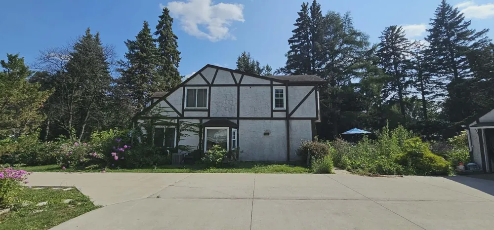571 Century Avenue Maplewood, MN 55119