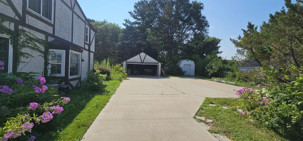 571 Century Avenue Maplewood, MN 55119