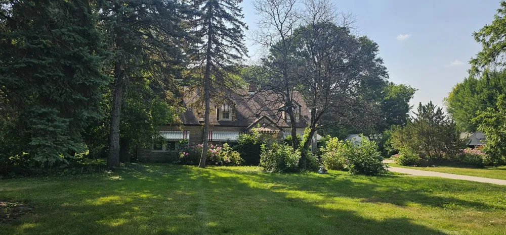 571 Century Avenue Maplewood, MN 55119