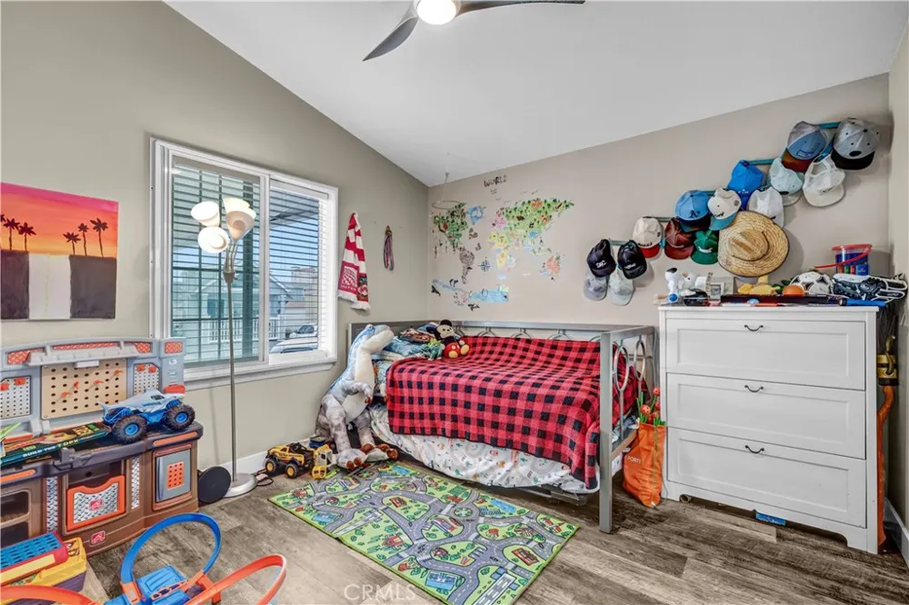 80 Huntington Street #218 Huntington Beach, CA 92648