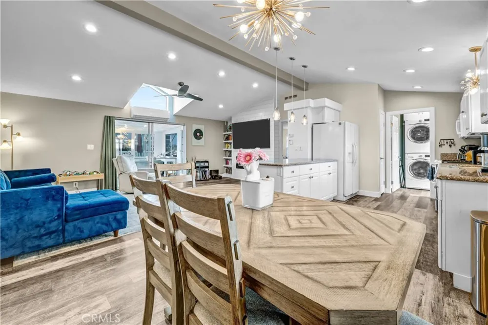 80 Huntington Street #218 Huntington Beach, CA 92648