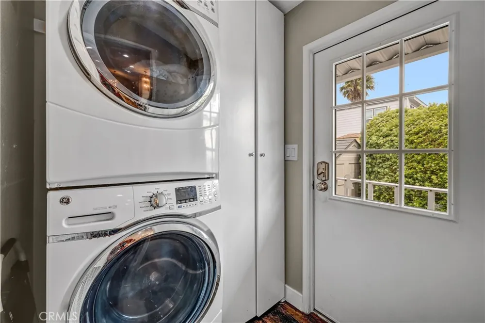 80 Huntington Street #218 Huntington Beach, CA 92648