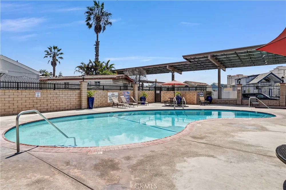 80 Huntington Street #218 Huntington Beach, CA 92648