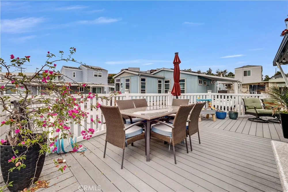 80 Huntington Street #218 Huntington Beach, CA 92648