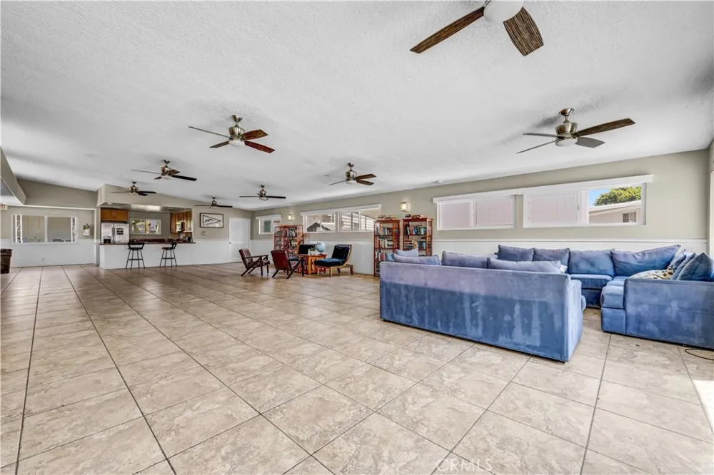 80 Huntington Street #218 Huntington Beach, CA 92648