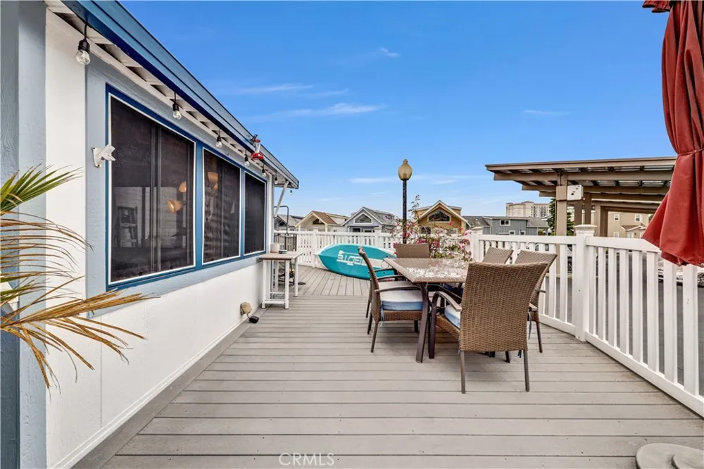 80 Huntington Street #218 Huntington Beach, CA 92648