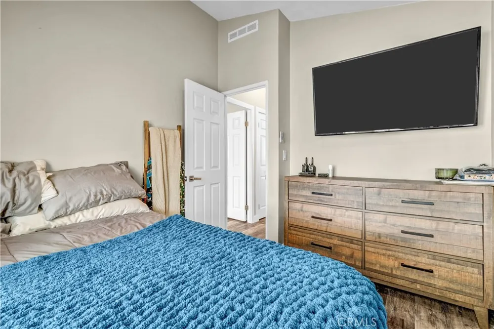 80 Huntington Street #218 Huntington Beach, CA 92648
