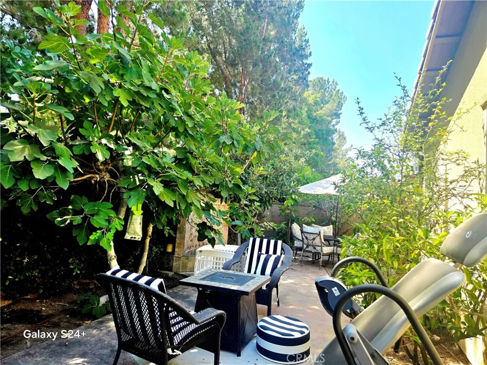 6 Saintsbury Irvine, CA 92602
