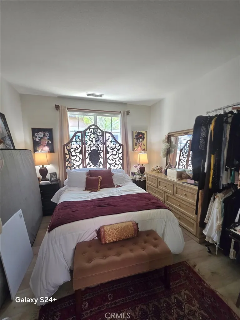6 Saintsbury Irvine, CA 92602