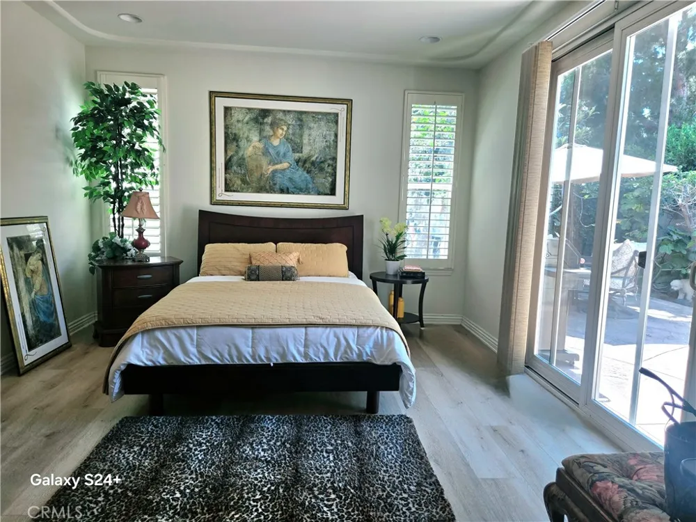 6 Saintsbury Irvine, CA 92602