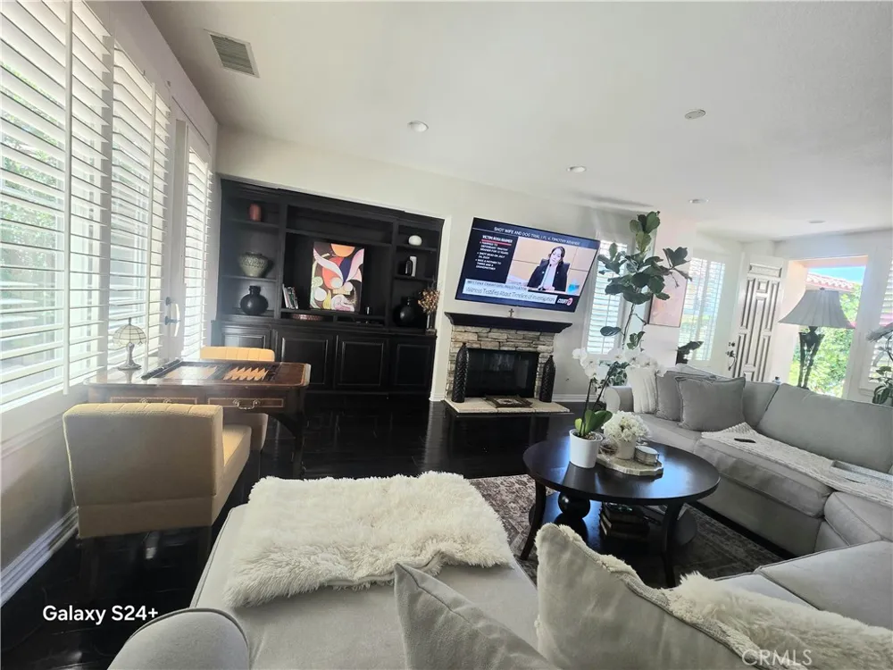 6 Saintsbury Irvine, CA 92602