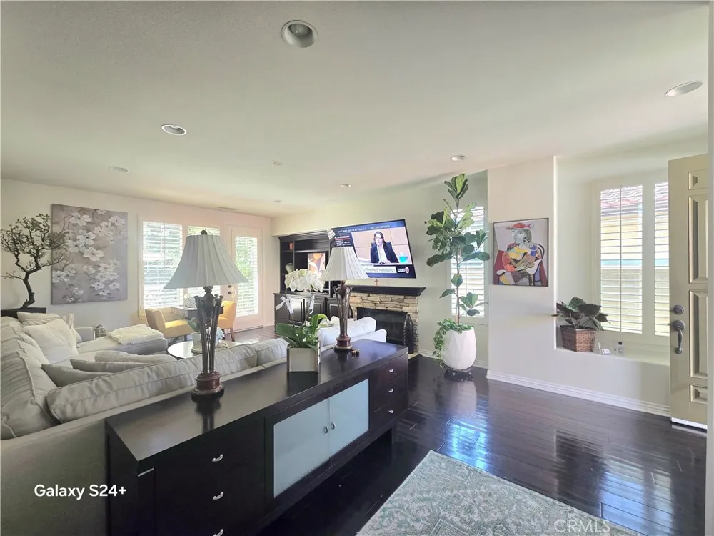 6 Saintsbury Irvine, CA 92602