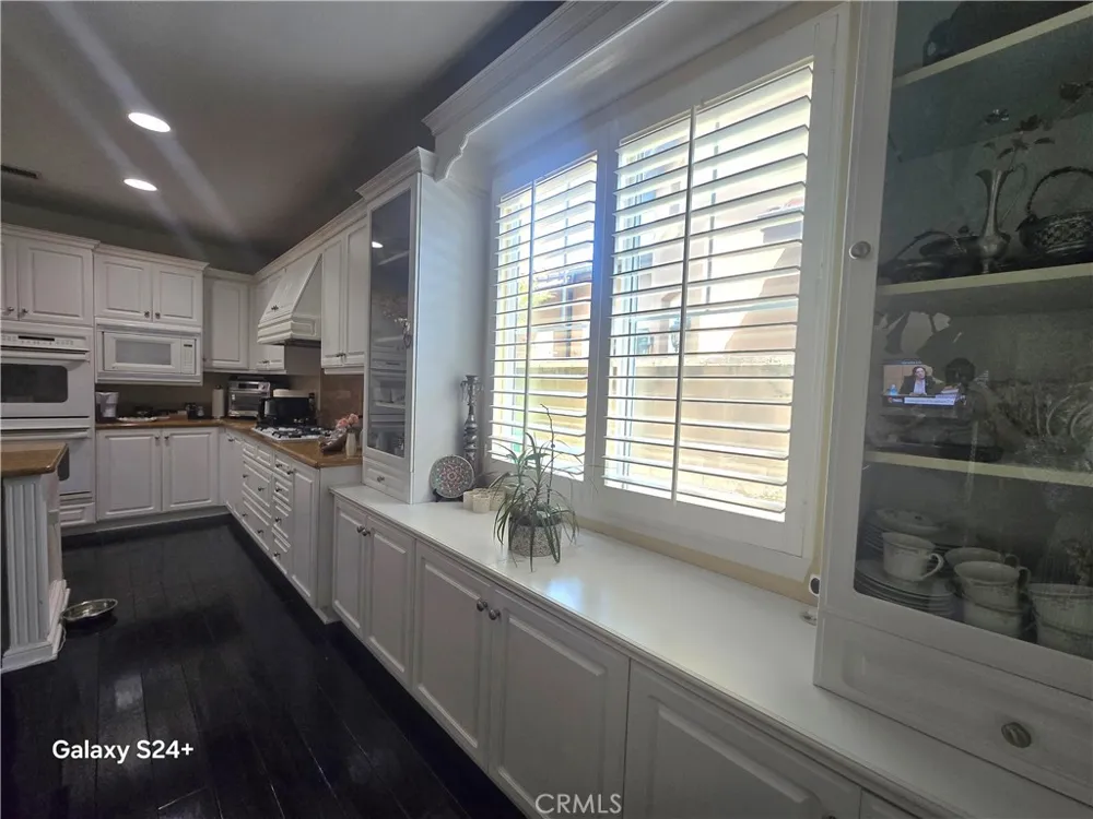 6 Saintsbury Irvine, CA 92602