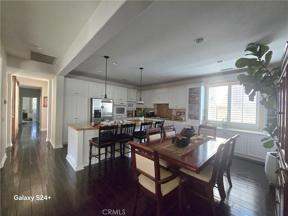 6 Saintsbury Irvine, CA 92602