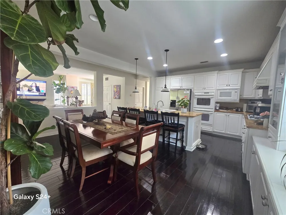 6 Saintsbury Irvine, CA 92602