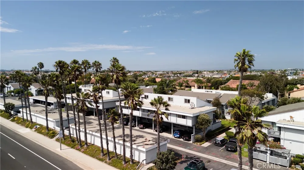 16962 Pacific Coast #201 Huntington Beach, CA 92649