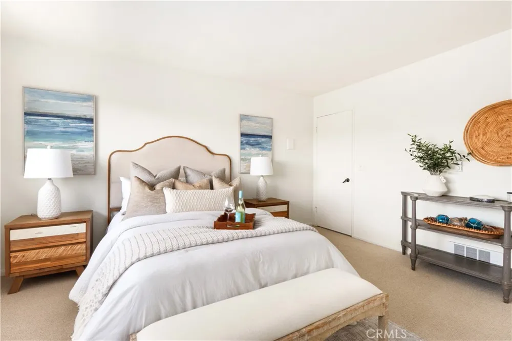 16962 Pacific Coast #201 Huntington Beach, CA 92649