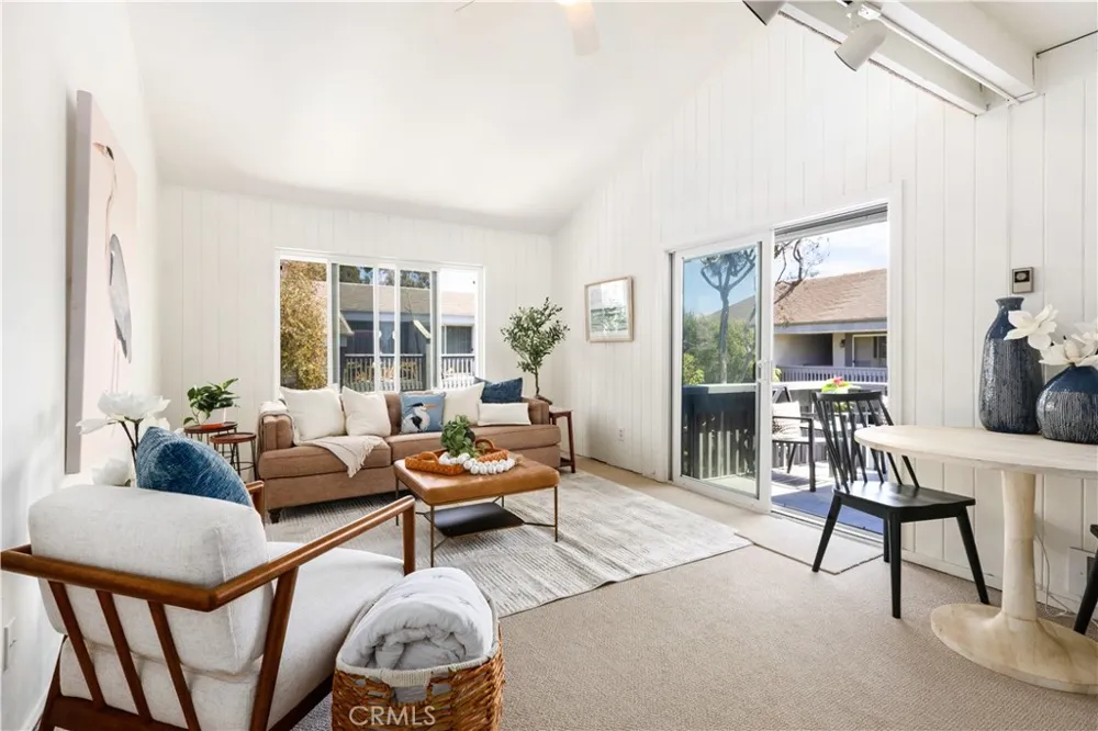 16962 Pacific Coast #201 Huntington Beach, CA 92649