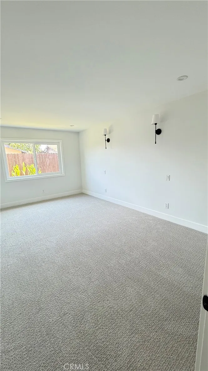 19352 Brookhurst Huntington Beach, CA 92646